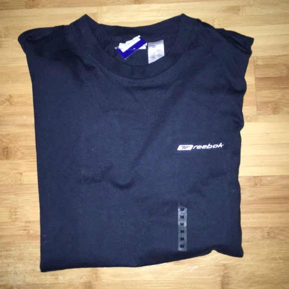 ** VINTAGE REEBOK ESSENTIAL TEE WITH TAG ** - Picture 5 of 5